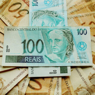 Empresas brasileiras “esquecem” R$ 2 bilhões em bancos